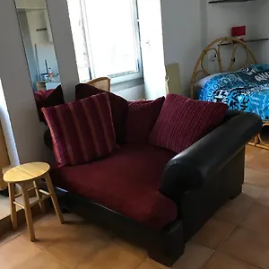 Studio Garriguette, Parking Gratuit, Ascenseur, 2 Personnes, Lit 2 Places Appartement